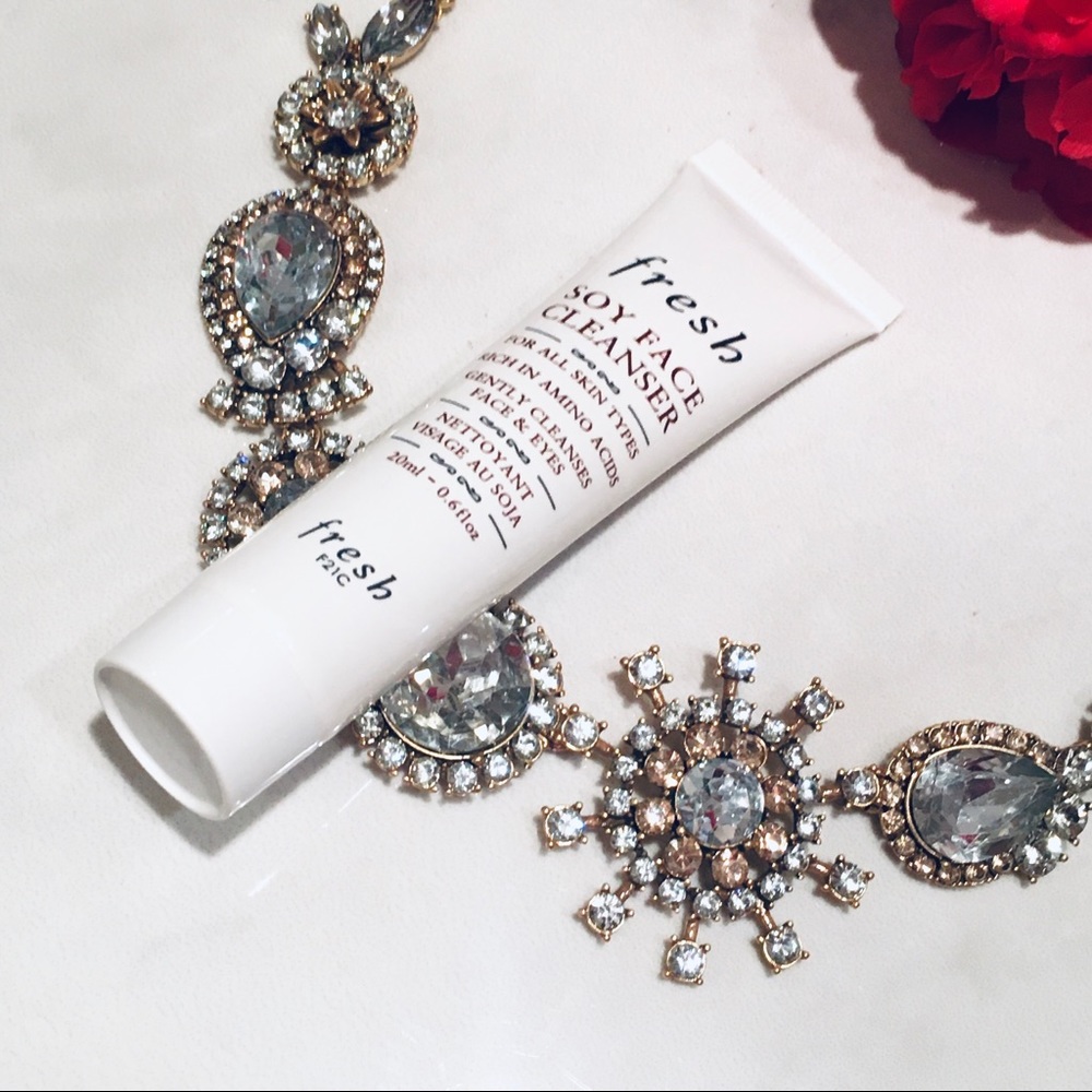 🆕 NWOB 💦 Fresh Soy Face Cleanser Travel Size
